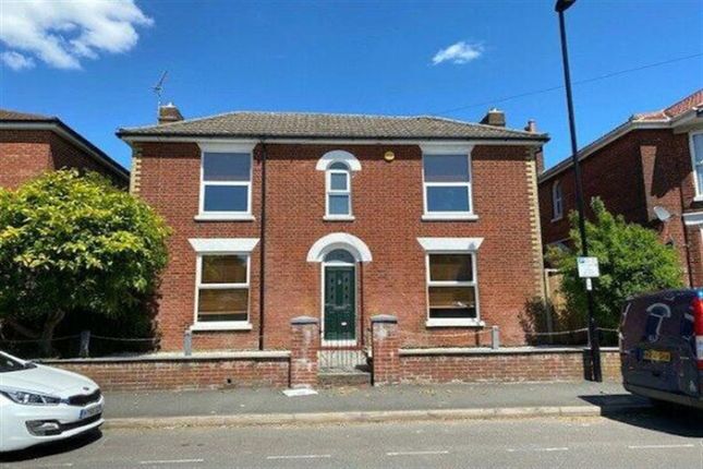 Detached house to rent in Waterloo Road, Freemantle