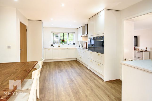 8, The Orchards, Ringwood photo 3