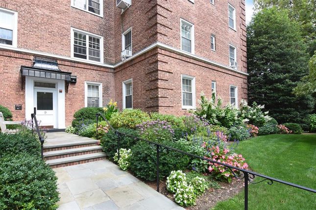 Property for sale in 9 Midland Gardens #3D, Bronxville, New York, United States Of America