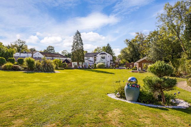 Furze Cottage, Heathbourne Road, Bushey photo 3