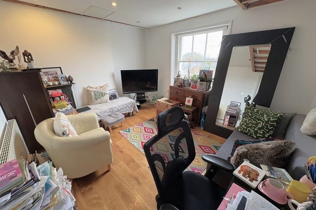 172 Camberwell Grove, London photo 2