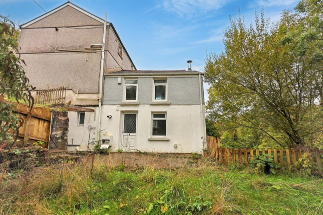 2-bed semi-detached on Ferndale, £23,000