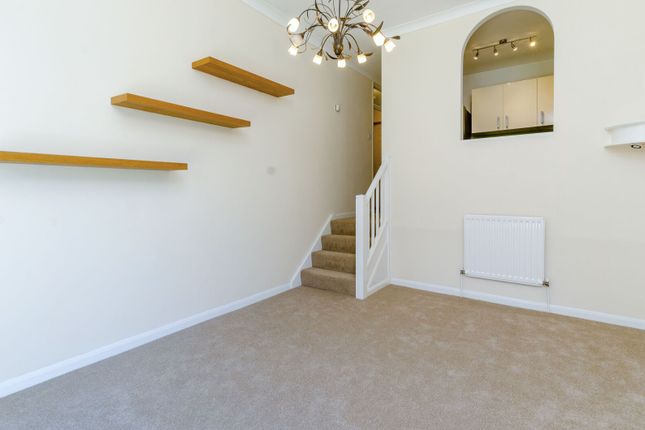Farnham Road, Guildford photo 4