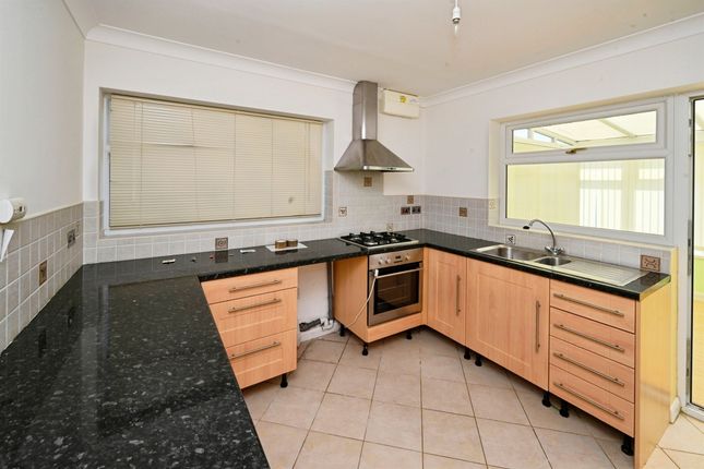 16, Martin Way, Skegness photo 3