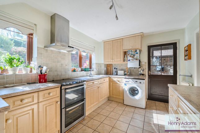 329 London Road, Waterlooville photo 4