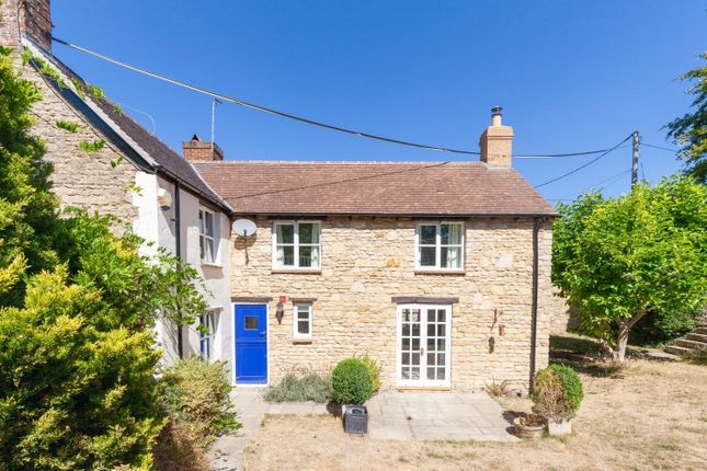 Cottage to rent in Witney Road, Long Hanborough, Witney