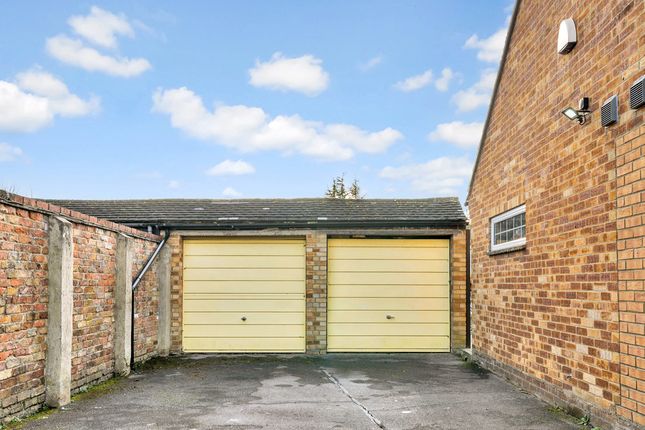 31, Park Avenue, Staines-upon-Thames, Windsor And Maidenhead photo 3