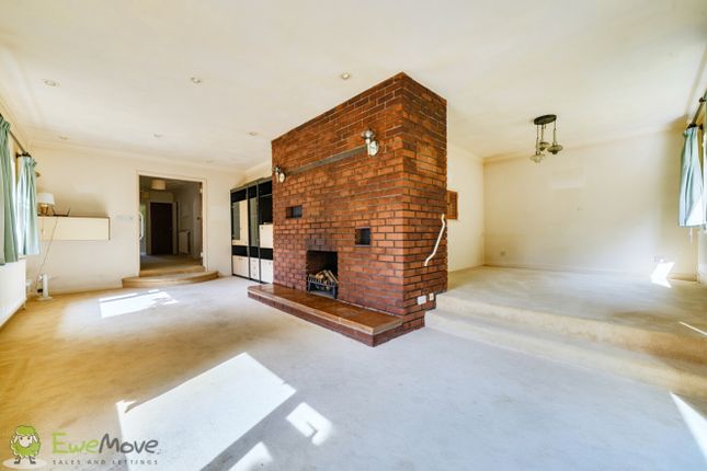 73, Pelican Road, Tadley photo 3
