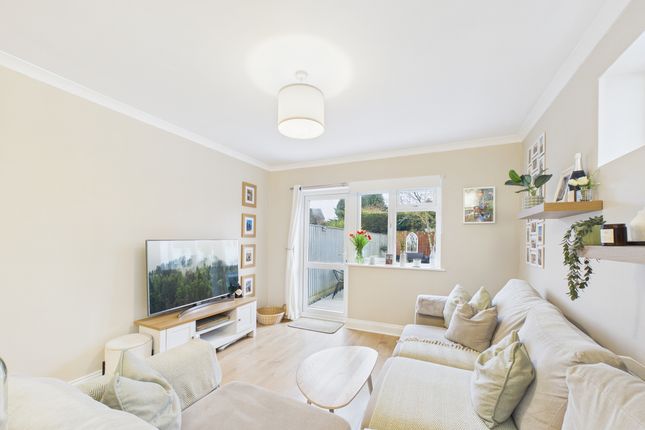 16b Marlow Road, Stokenchurch photo 3