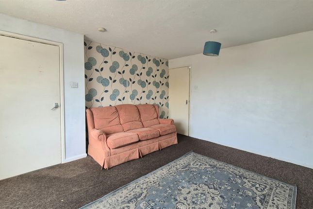 19, Porlock Drive, Luton photo 4
