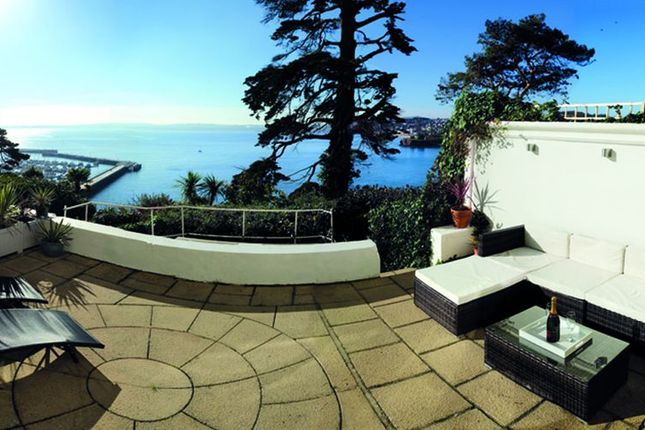 Admirals Beach House, 1, Warren Road, Torquay photo 2