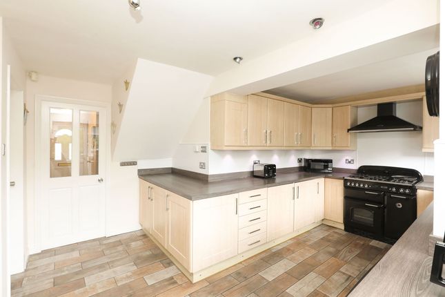 74 Meadow Gate Avenue, Sheffield photo 4