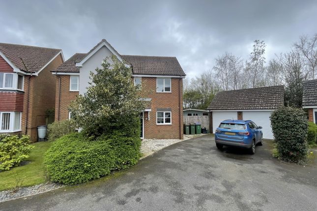 Thumbnail Detached house to rent in Park Close, Hawkinge