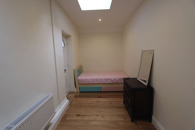 75, Sheephouse Way, New Malden photo 5
