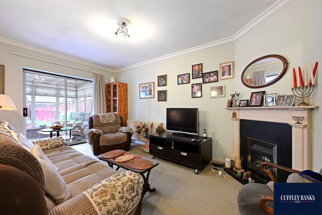 Thumbnail Bungalow for sale in Marnham Crescent, Greenford, Middlesex