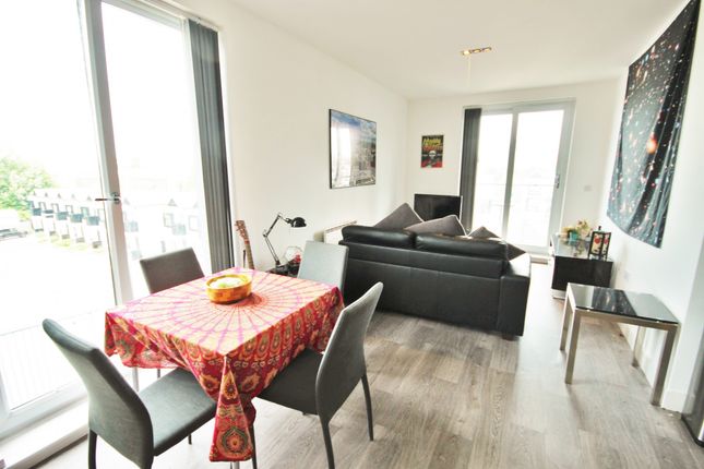 54, Springfield Court, Salford photo 2