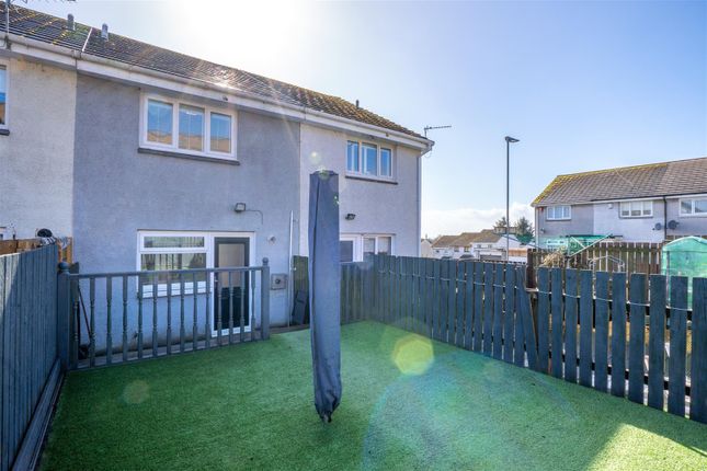 Terraced house for sale in Currieside Avenue, Shotts