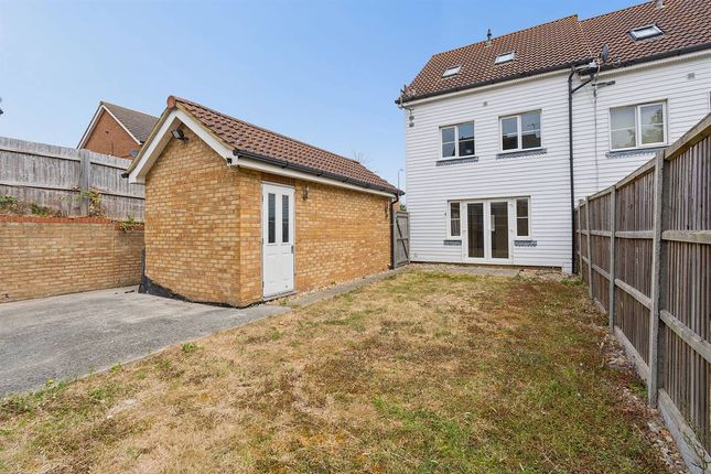 32, Eversleigh Rise, Whitstable photo 2