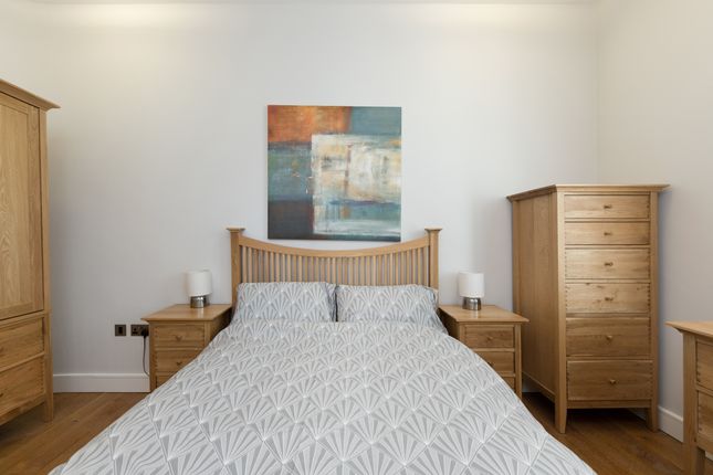 Flat for sale in High Holborn, London