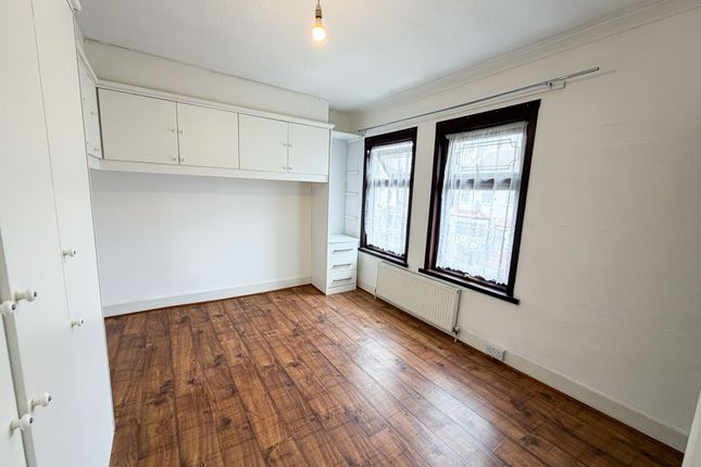 34 Alexandra Road, London photo 5