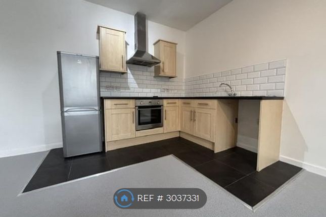 Flat, Queen St Morley, Leeds photo 4