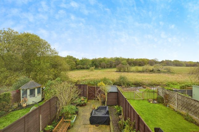 44, Tanners Crescent, Hertford photo 4