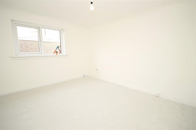 136, Coatbridge Road, Airdrie photo 3