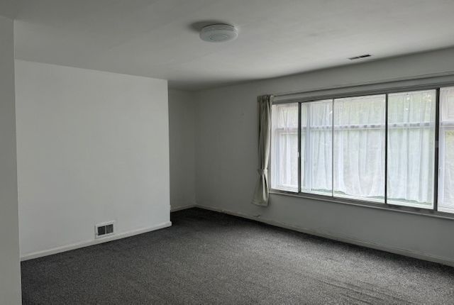 Flat to rent in Station Way, Buckhurst Hill