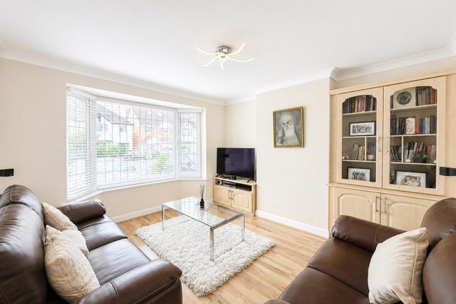 56, West Way, Heston photo 4