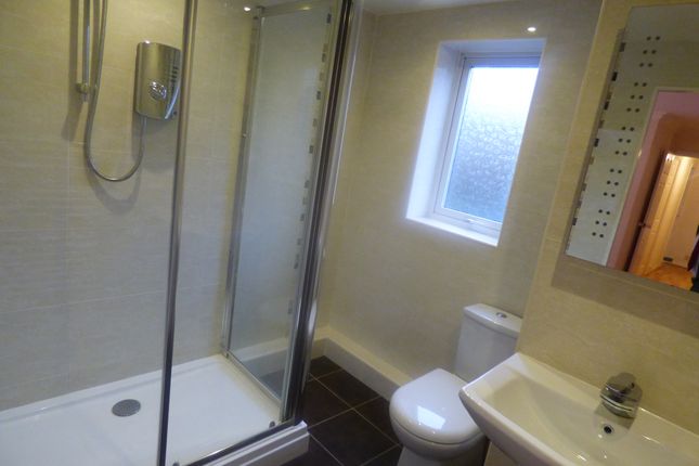 127, Bury photo 3