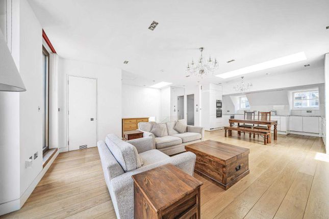 Flat for sale in Warwick Court, Holborn