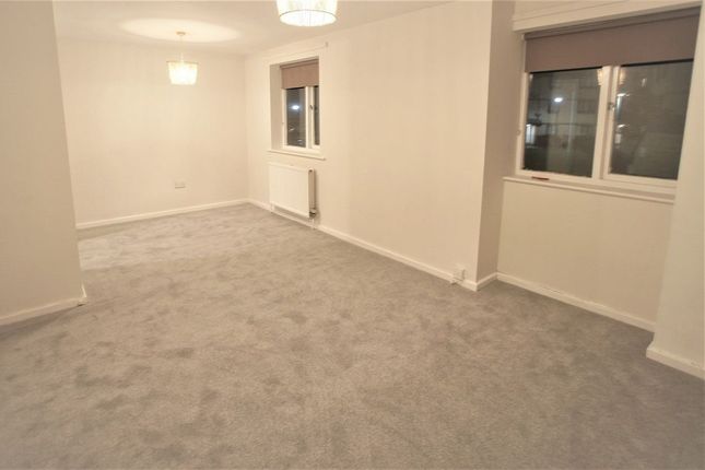 Thumbnail Flat to rent in Fairchild Close, London