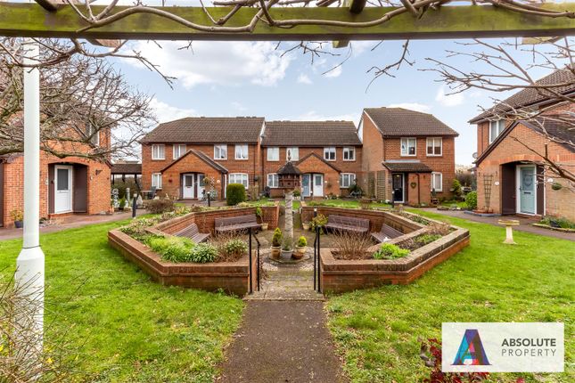 Flat for sale in Rosedale Way, Cheshunt, Retirement Flat