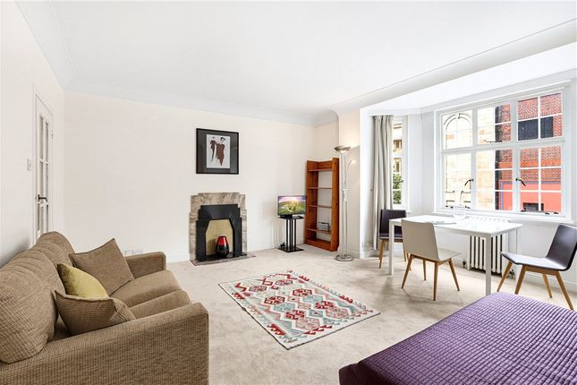 14,, Donovan Court, London photo 2