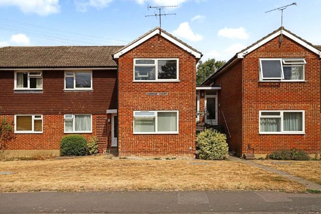 2-bed flat on Alfred Road, Surrey, £325,000