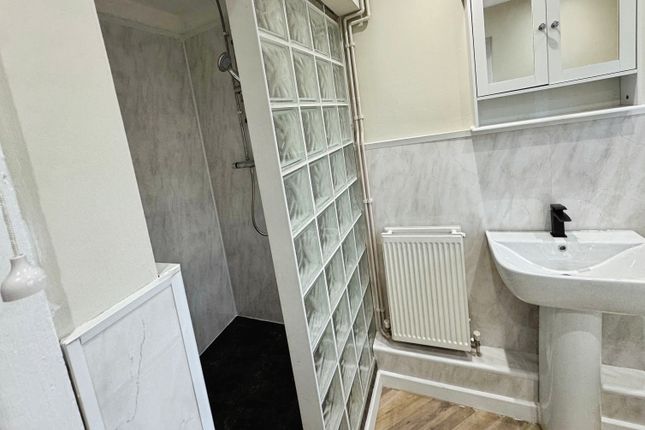 14, LLANELLI photo 5