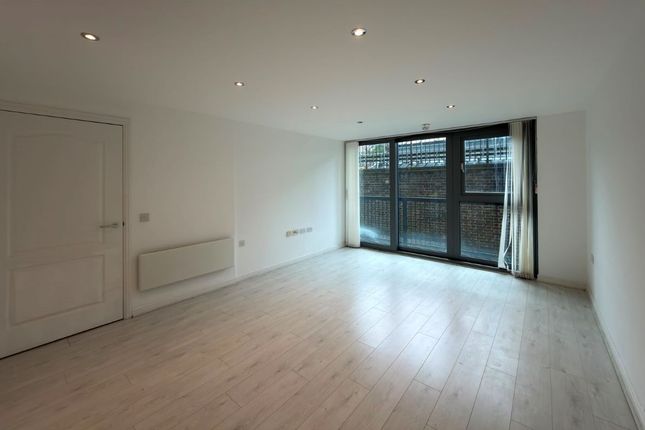32, Hornsey Road, London photo 4
