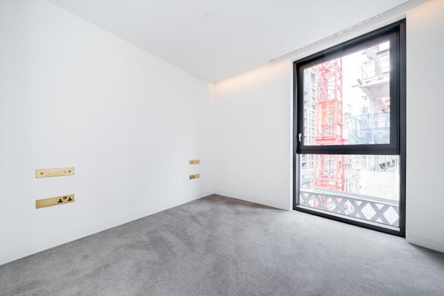 Flat for sale in Lewis Cubitt Square, King's Cross, London