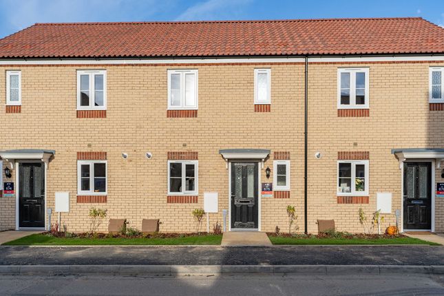 Terraced house to rent in Lingfield Park, Bourne, Lincolnshire