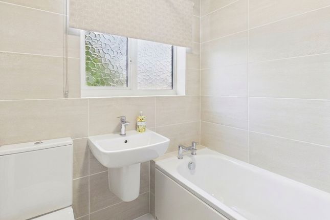 31 Manningtree Road, Ruislip photo 4