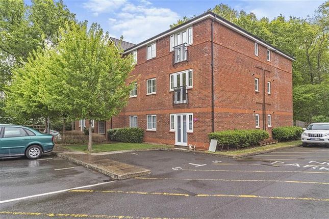 Thumbnail Flat to rent in Merrick Close, Stevenage