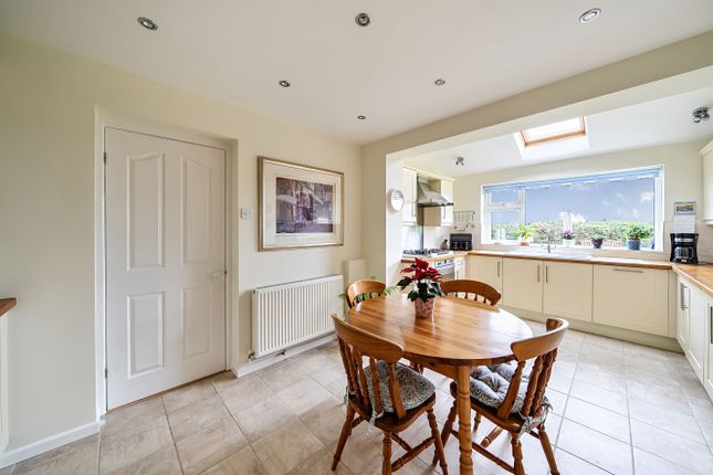 3, Manor Park, Gloucestershire photo 2