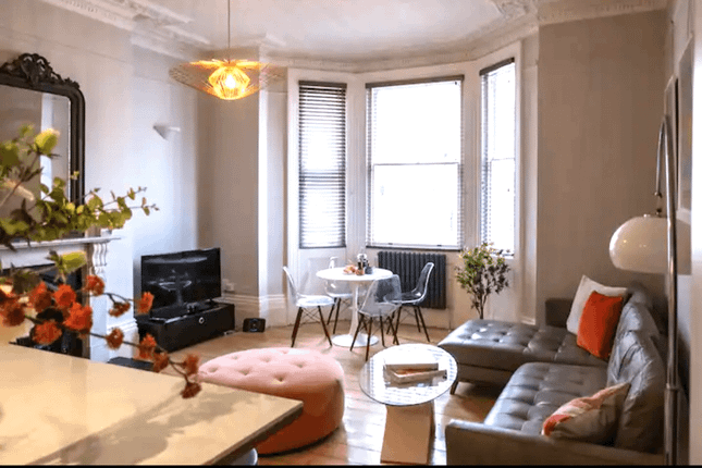 Flat to rent in Alfred Road, Brighton