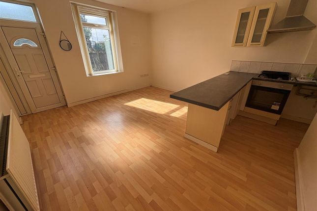 80, Rook Lane, Bradford photo 5