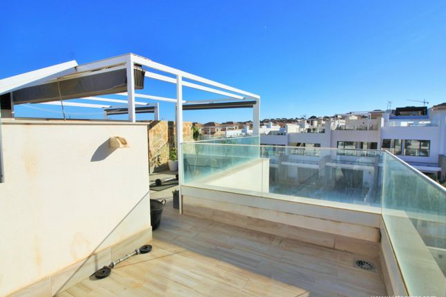 Semi-detached house for sale in Calle Ebro, Villamartin, Orihuela Costa, Alicante, Valencia, Spain
