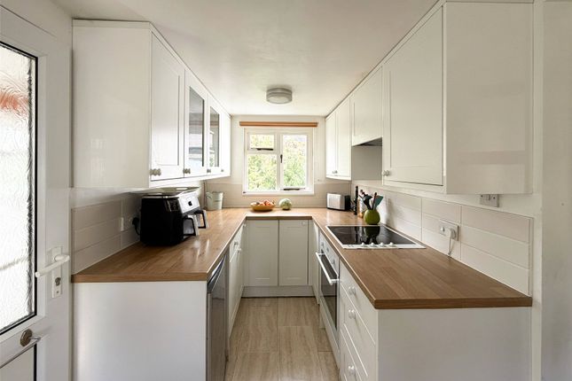 6, Springfield, Axminster photo 2