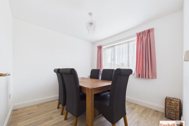 8, Ballater Close, Ipswich photo 4