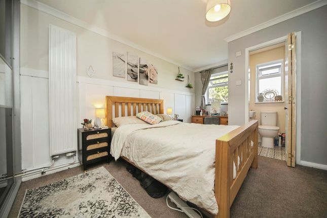 12, Birch Avenue, STOWMARKET photo 3