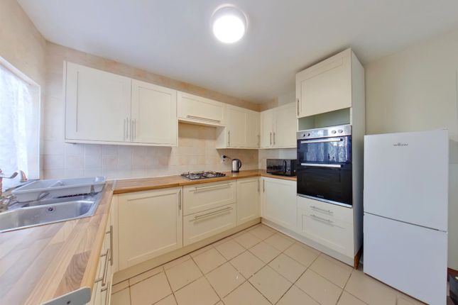 Room 2, 16, Mayfield Road, Gosport photo 4