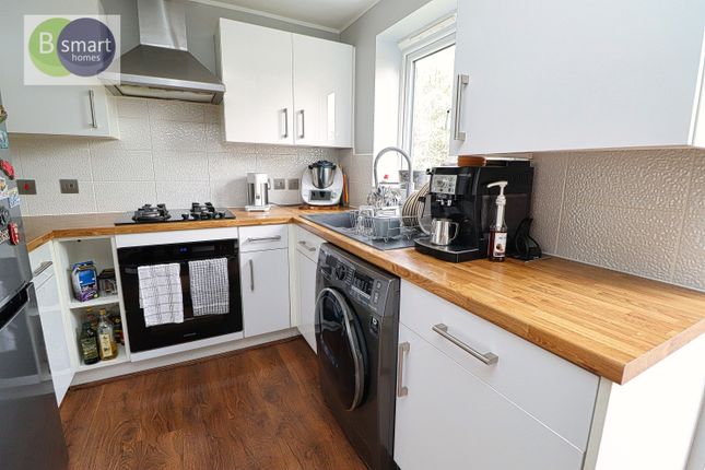 68, Sanderson Way, Mexborough photo 4